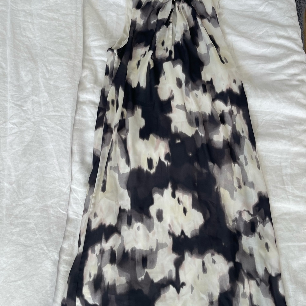 H&M Monochrome Abstract Blouse